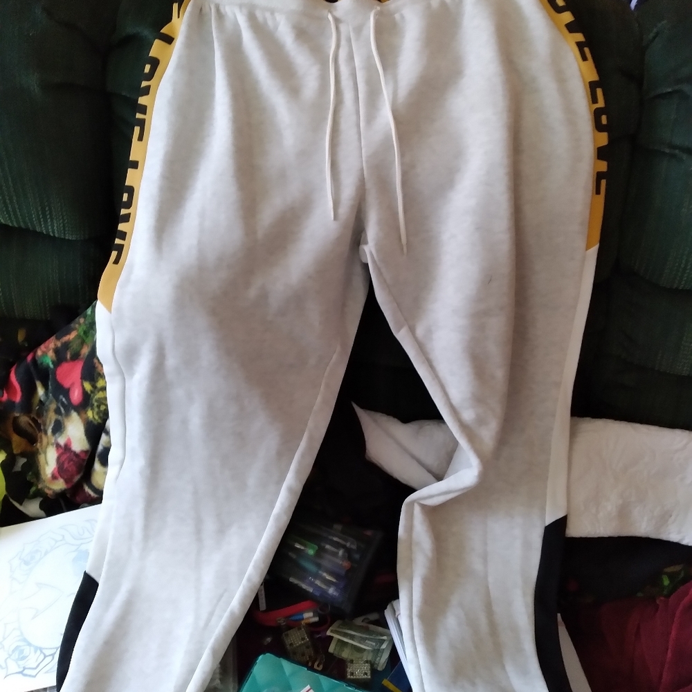 Love sweat pants brand new